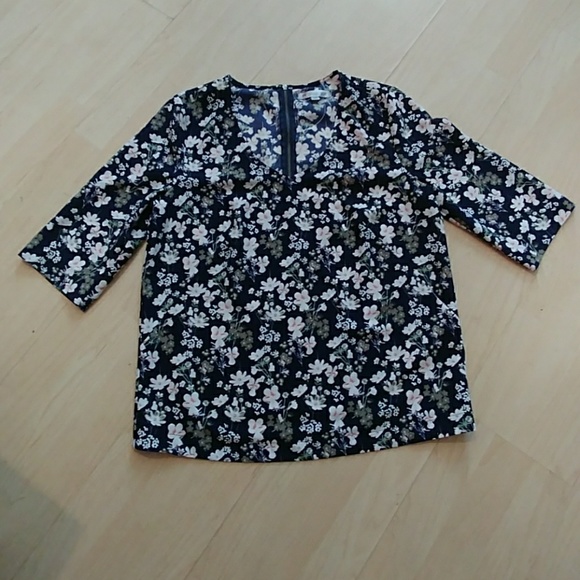 DeCollection Floral Blouse - Picture 4 of 5